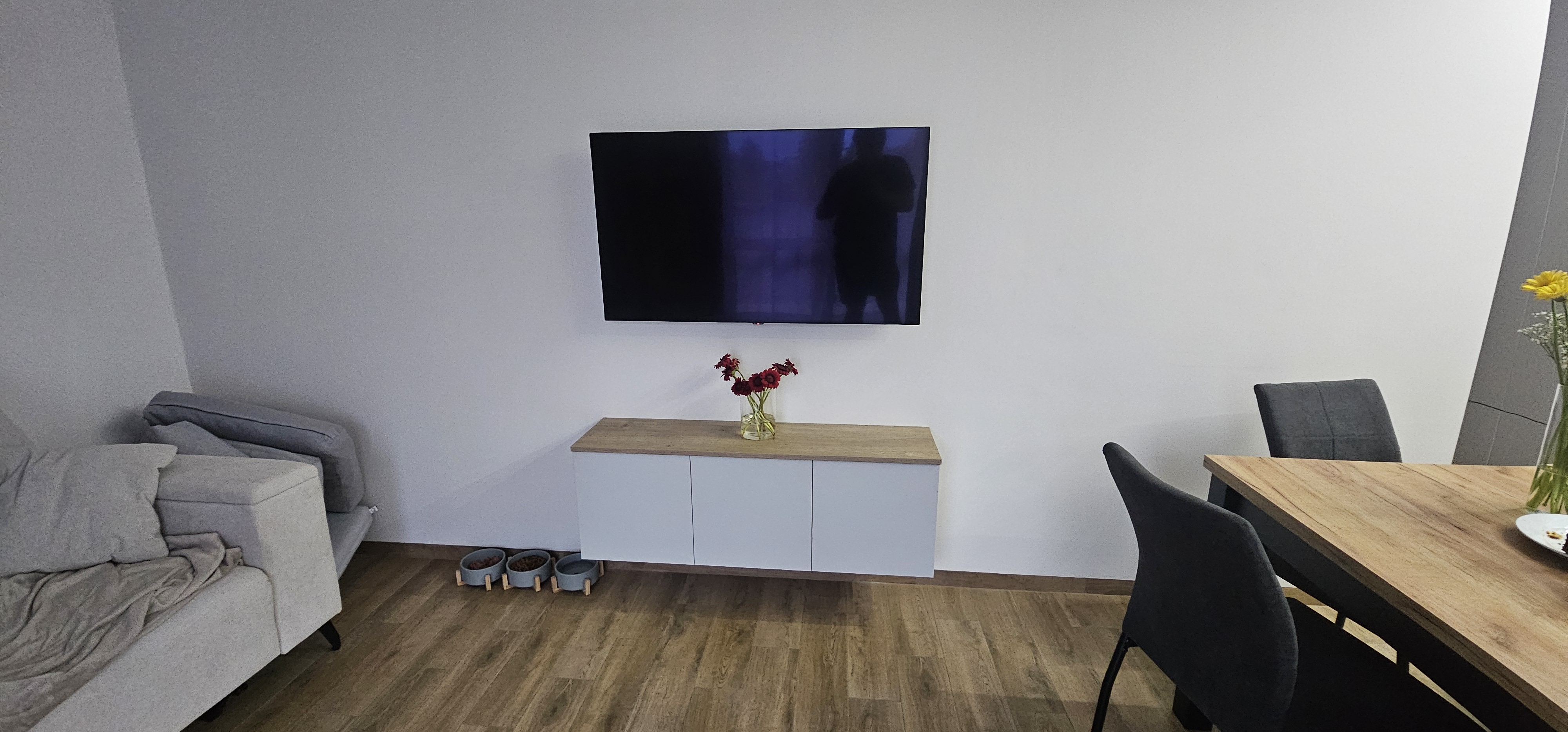 Szafka RTV na wymiar
